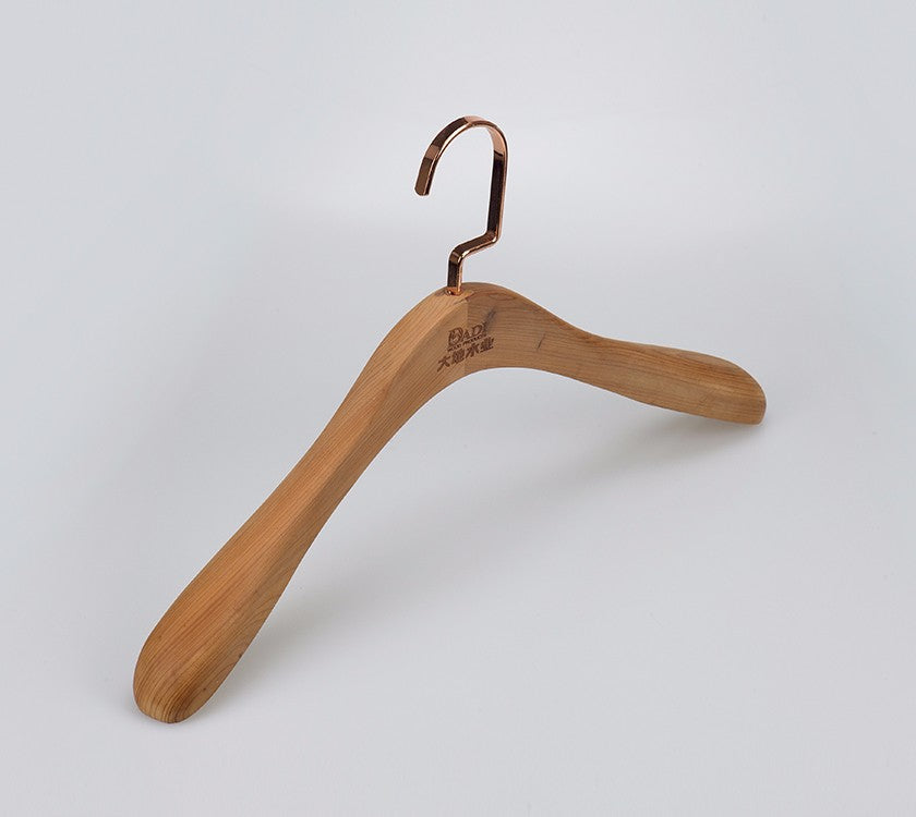 Luxury Cedar Wooden Suit Hanger With Logo