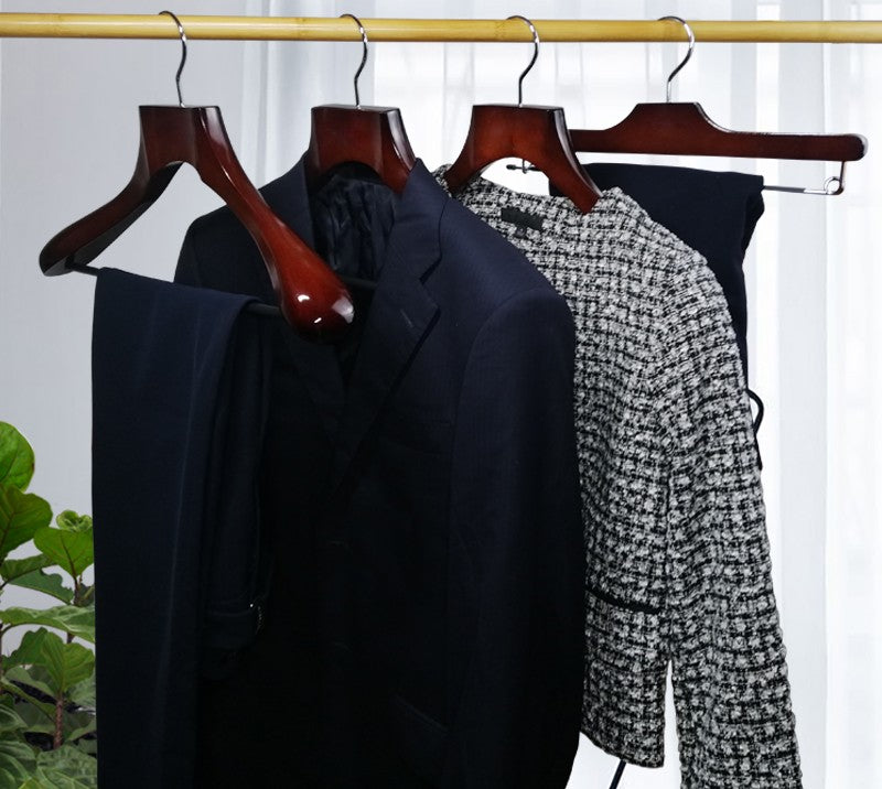 Supply Wide Shoulder Luxury Wooden Suit Hanger With Bar